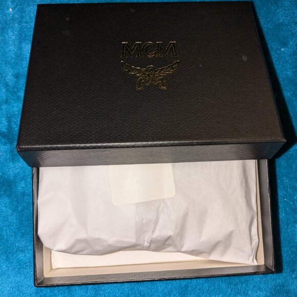 MCM Zip Wallet in Visetos Original New in Box - Picture 9 of 9